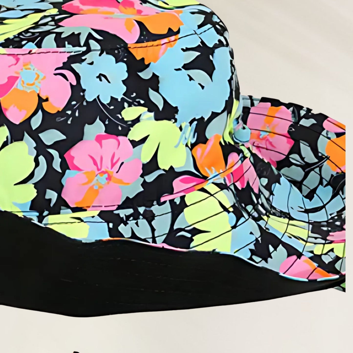 Chapéu Reversível com Cordão Ajustável