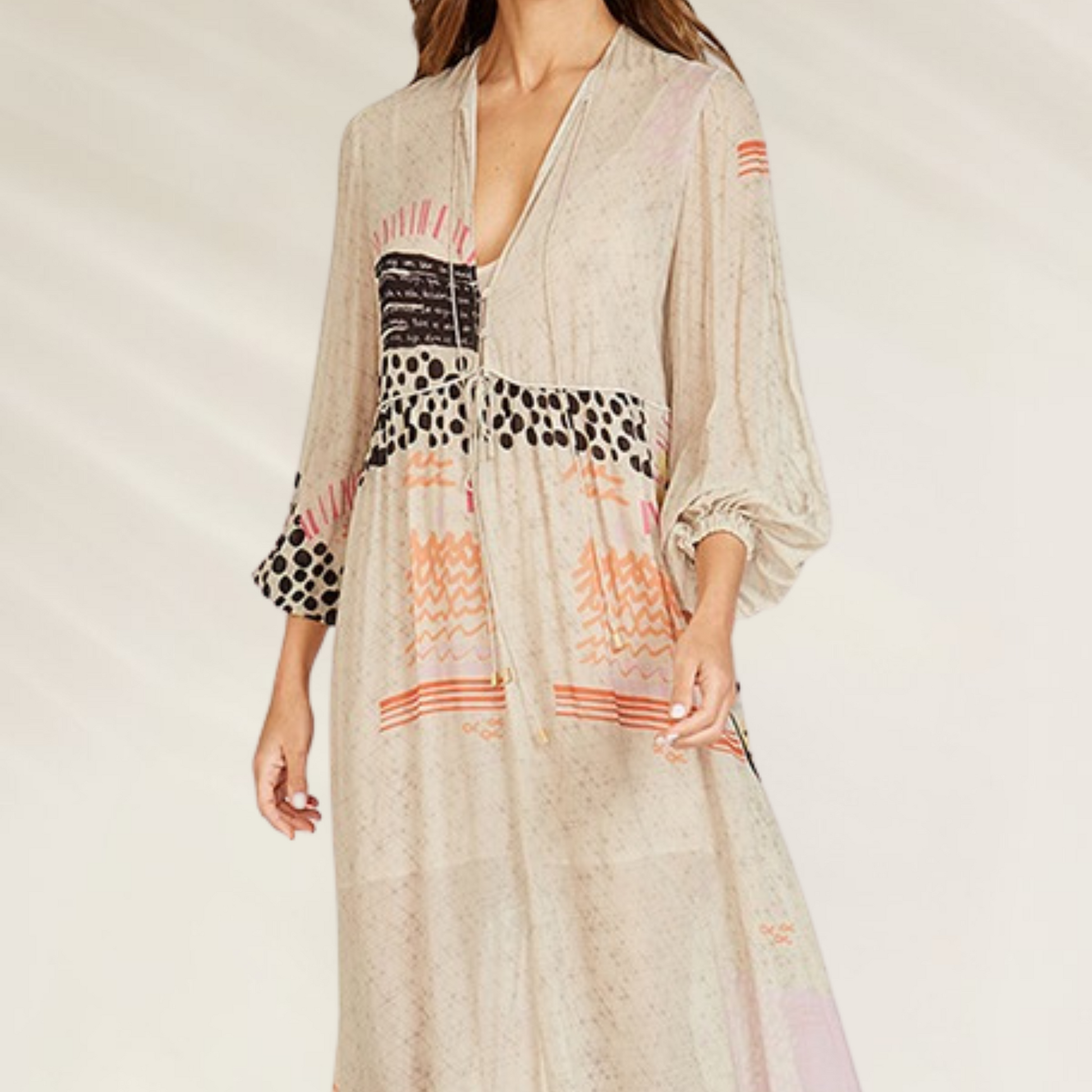 Vestido Comprido em Viscose com Estampa Artística – Animale Brasil com manga 3/4 e design fluido
