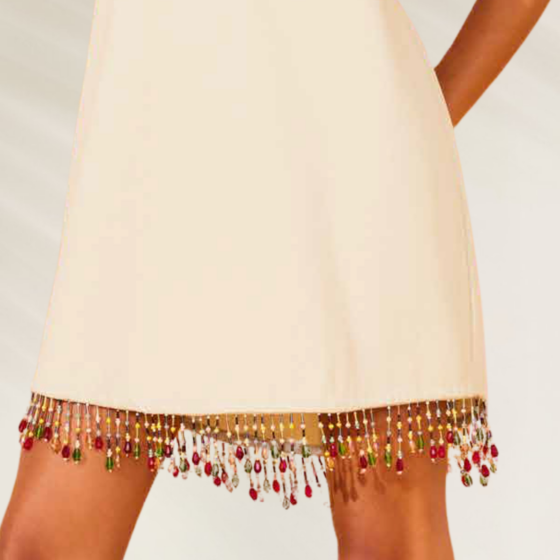 Vestido Curto em Tricoline com Pedraria – Animale Brasil com detalhes em pedraria colorida na barra