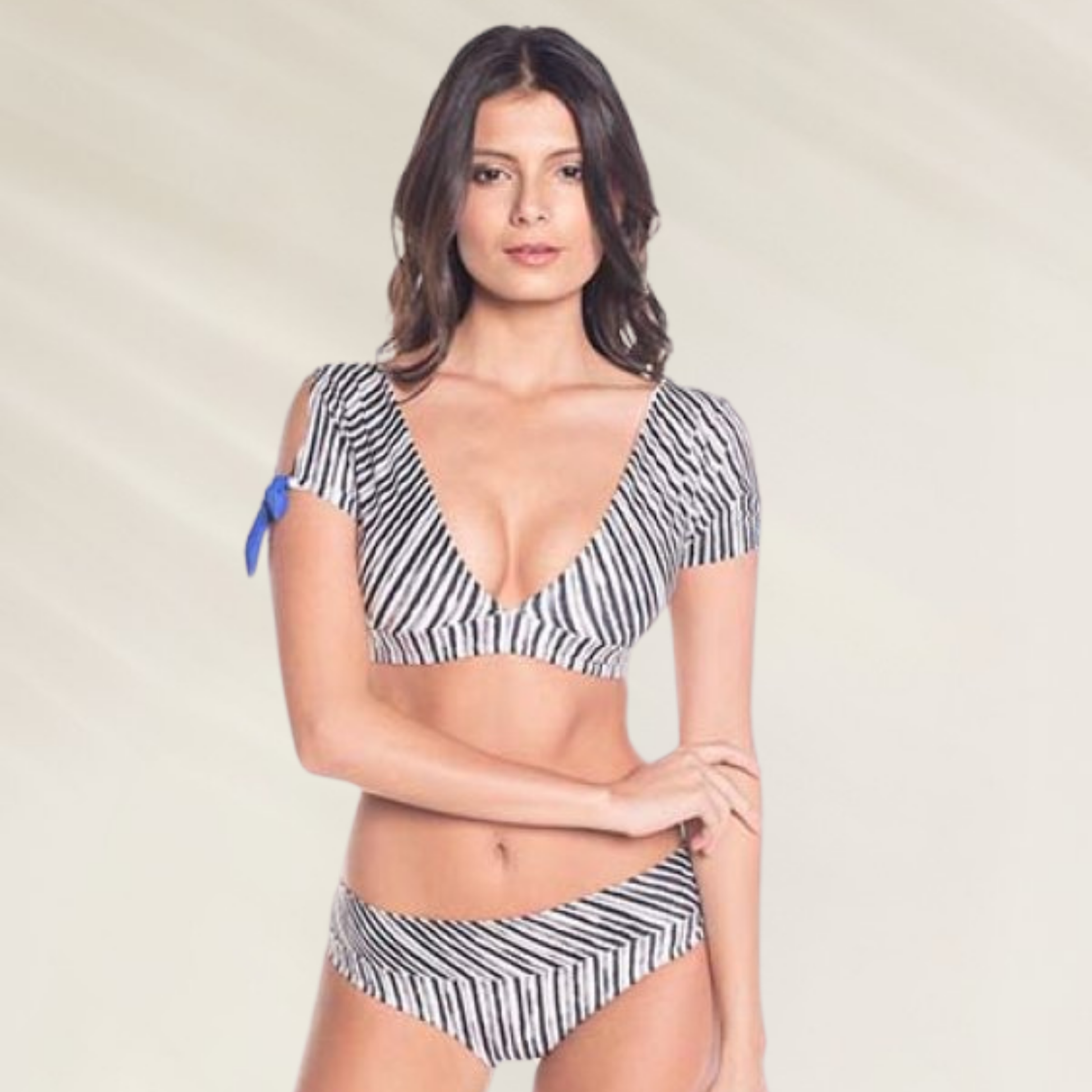 Biquíni Halter com Manga curta e Cueca larga Saha em estampa listrada para verão elegante