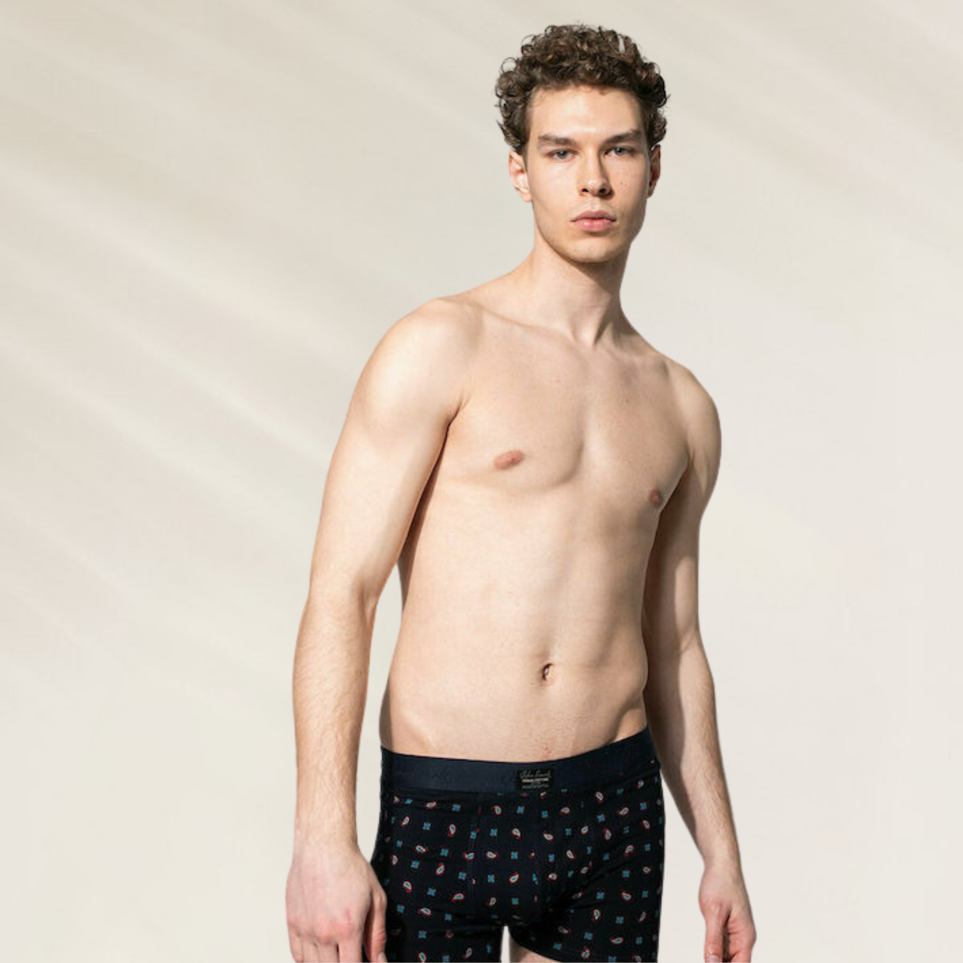 Boxer Homem John Frank – Azul navy com padrão paisley colorido, conforto e estilo para o dia a dia.
