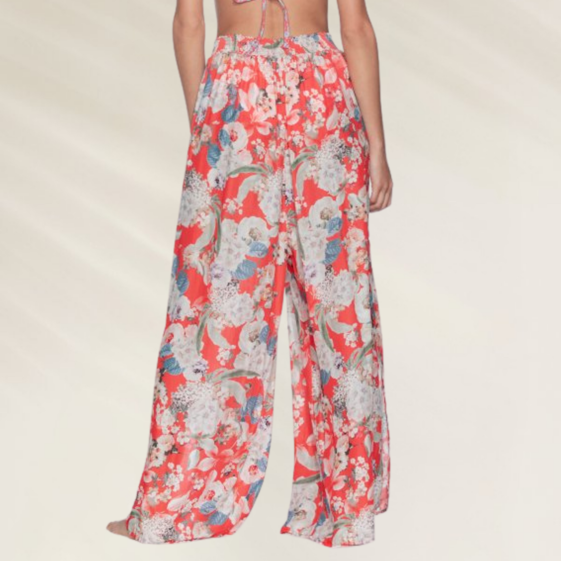 Calça Comprida Estampada Maaji com Aberturas Laterais em estampa floral vibrante e ajuste confortável