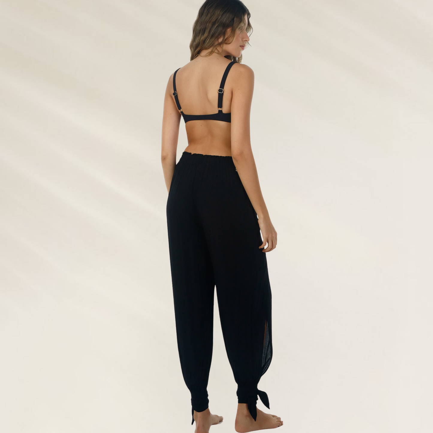 Calça Comprida Preta Malai – Elegância Casual para os teus Dias de Verão em tecido leve e confortável