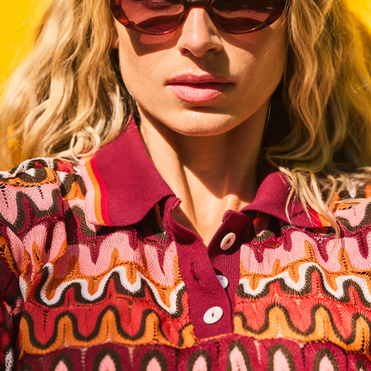 Camisola Padrão Tropical Oversize da Maaji com estampa vibrante e gola estruturada