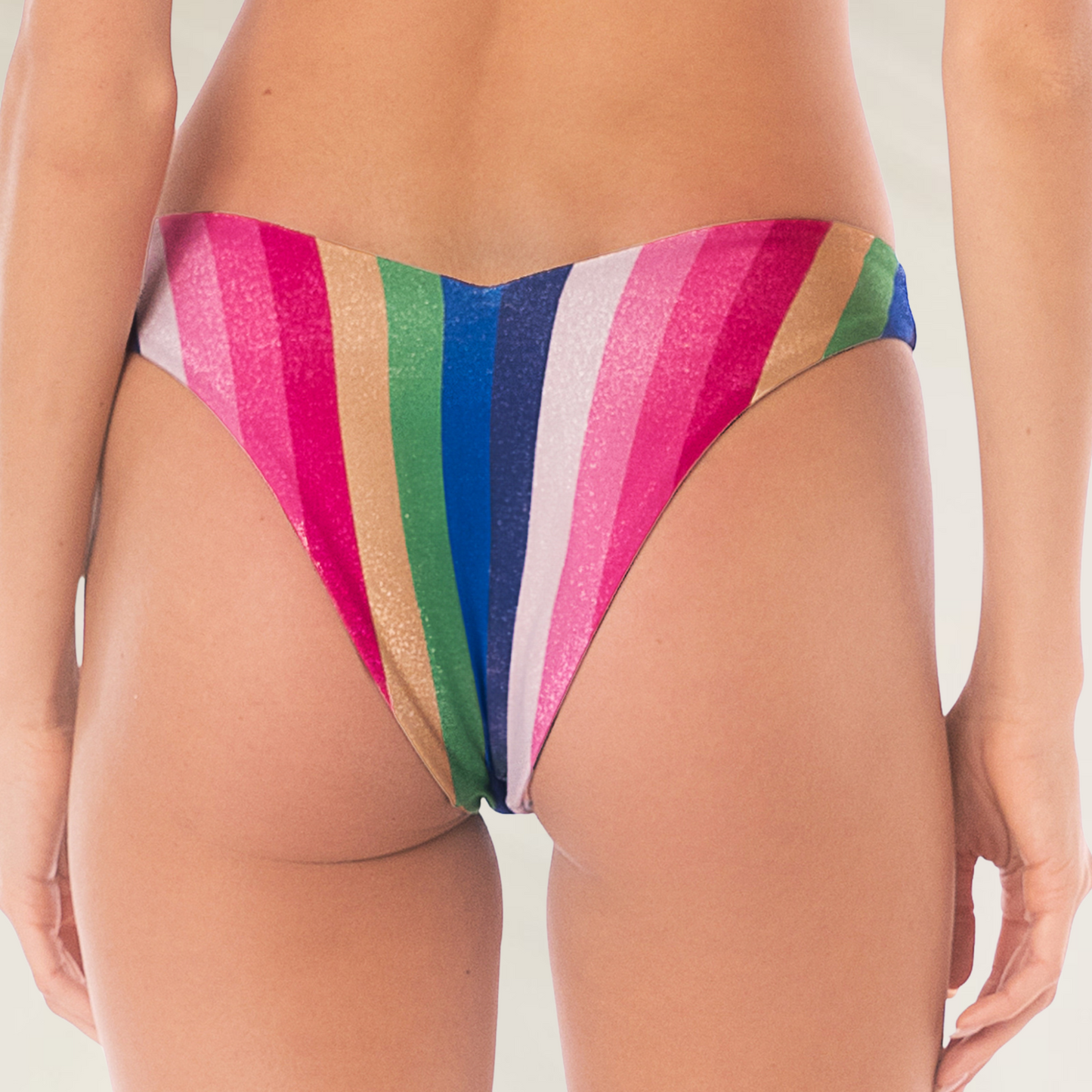 CUECA reversivel Maaji Candy Stripes Valerya com design colorido e fit confortável para praia