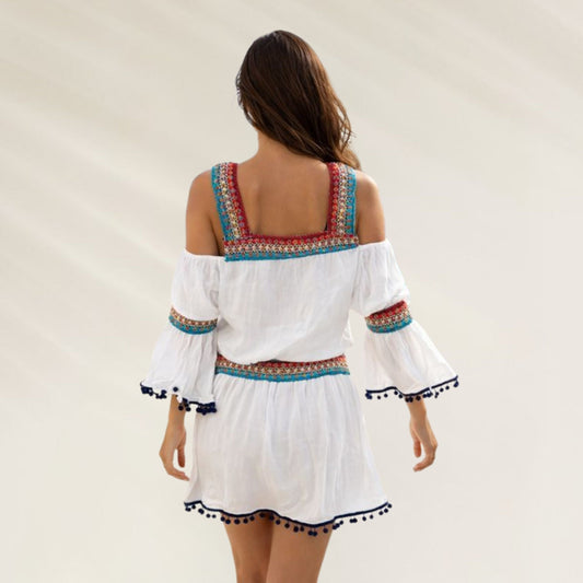 Túnica branca da Despi com detalhes coloridos, ideal como Fato de Banho Almofadado e Ajustável