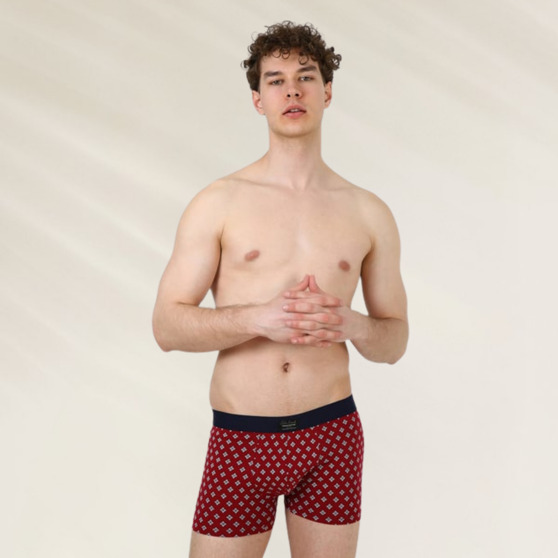 Boxer Homem John Frank – vermelho com padrão geométrico, modelo confortável e estiloso para uso diário.
