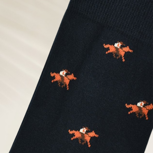 Meias longas Masculinas divertidas cavalo da John Frank em fundo escuro com estampas coloridas de cavalo