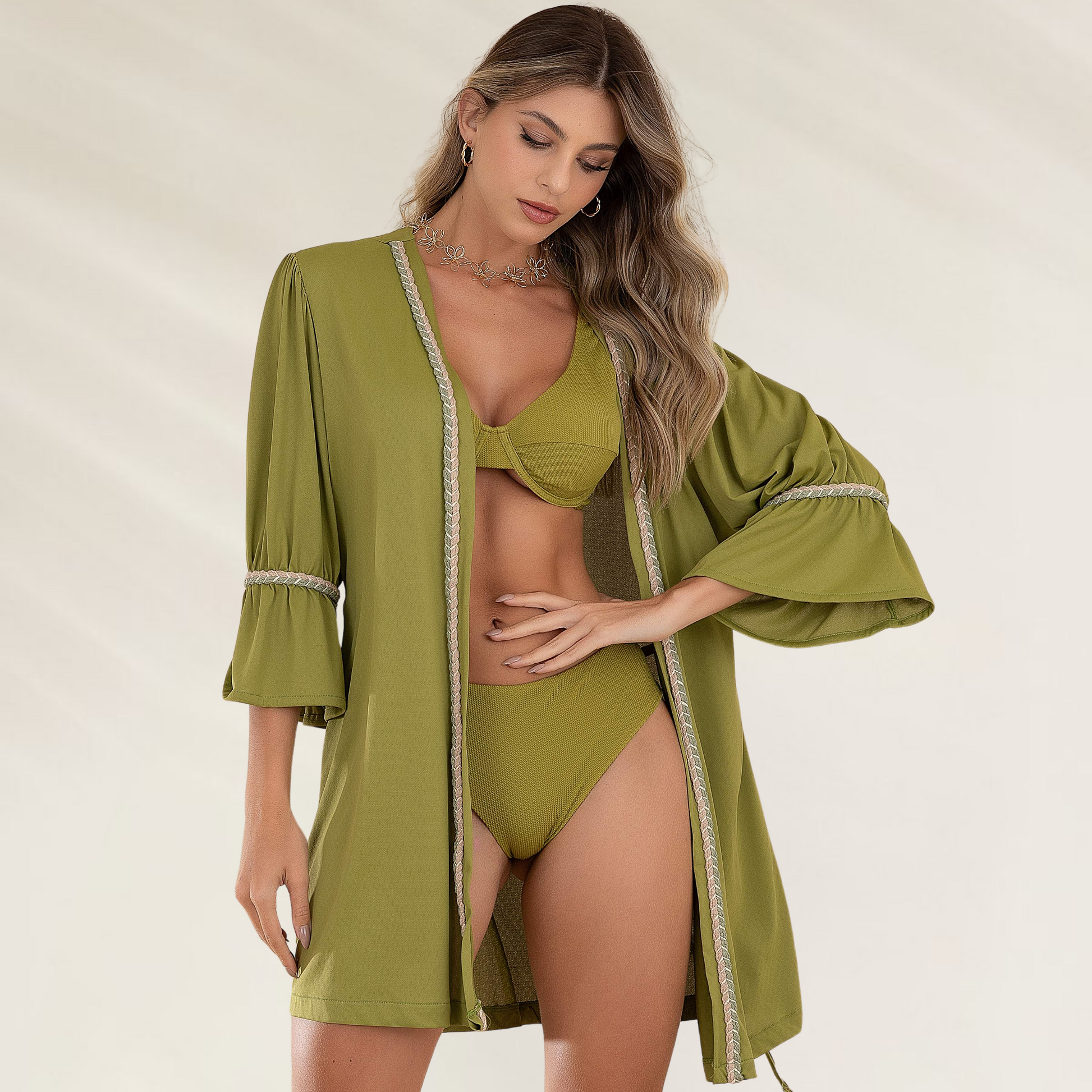 Kimono Debrisa Oasis Verde com detalhe em renda, ideal para compor looks de verão.