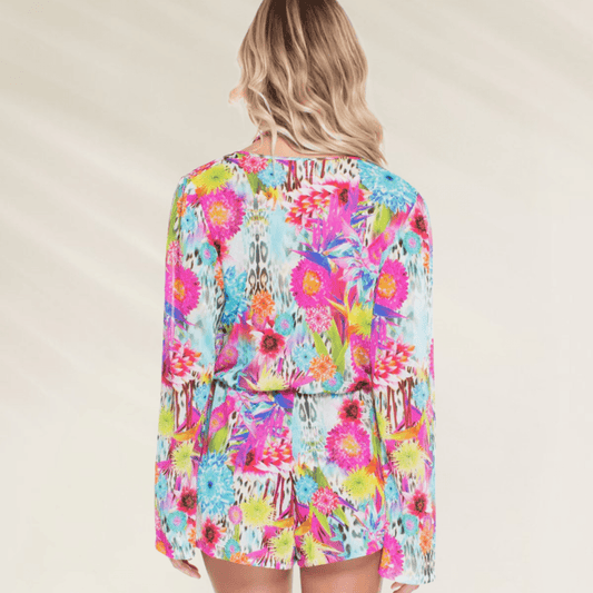 Macaquinho de Praia Lulifama Manga Comprida estampado floral colorido visto de costas com cintura ajustada