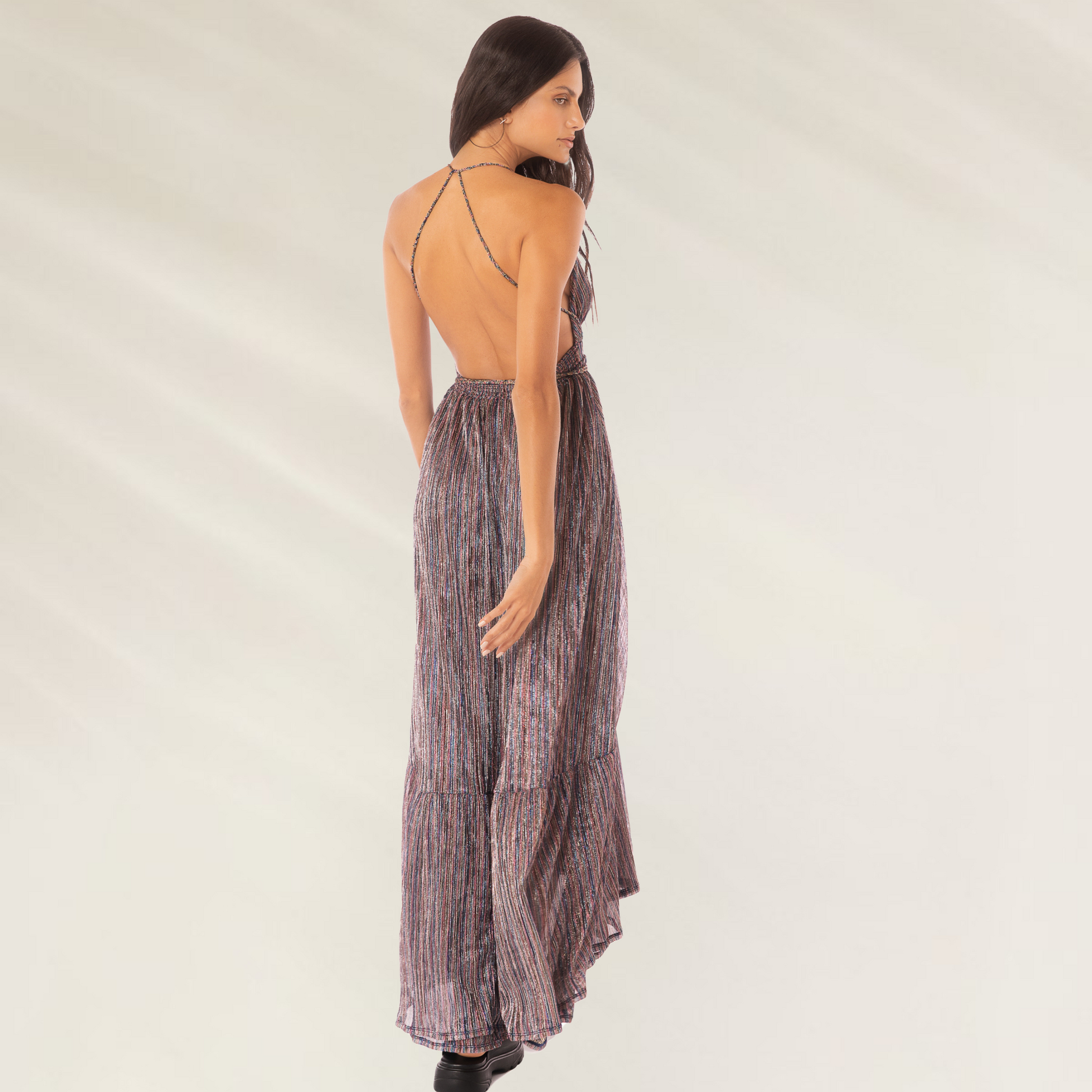 Estilo floral com cores suaves do vestido longo Maaji Moon Bay, ideal para ocasiões de verão.