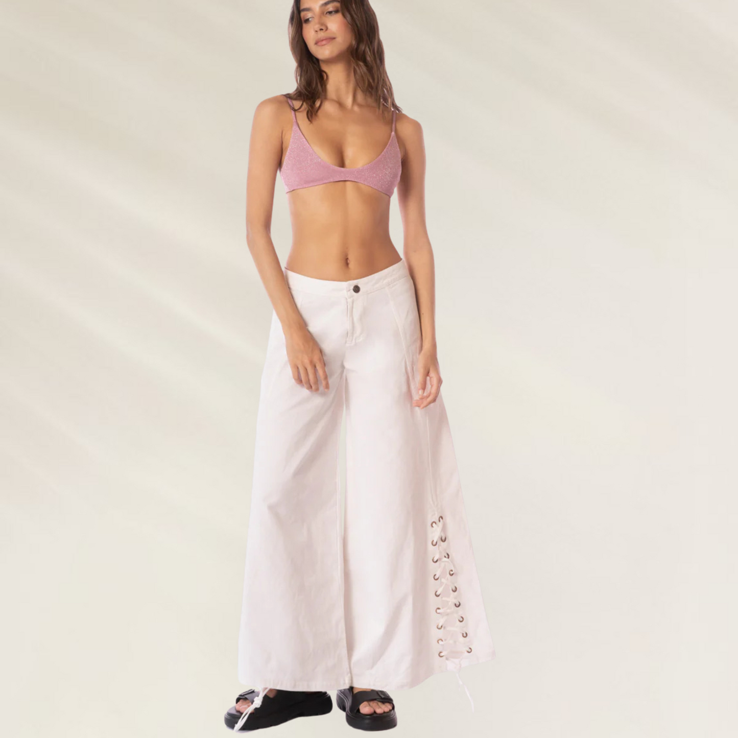 Calças Willow Estilo Western Maaji em tecido floral laranja com azul estilo biquíni