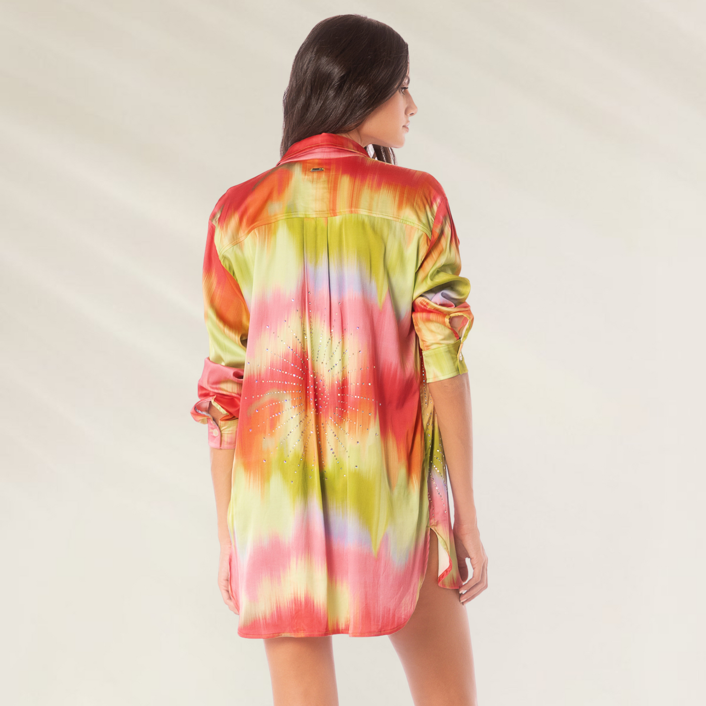 Camisa longa Maaji Lime Ombre Shibori com estampa colorida e elegante, ideal para looks descontraídos de verão.
