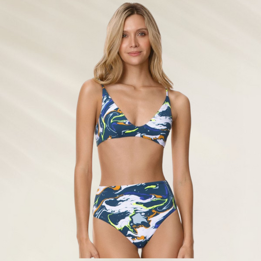 Cueca Alta reversível Maaji com corte asa delta em estampa colorida, ideal para dias de praia