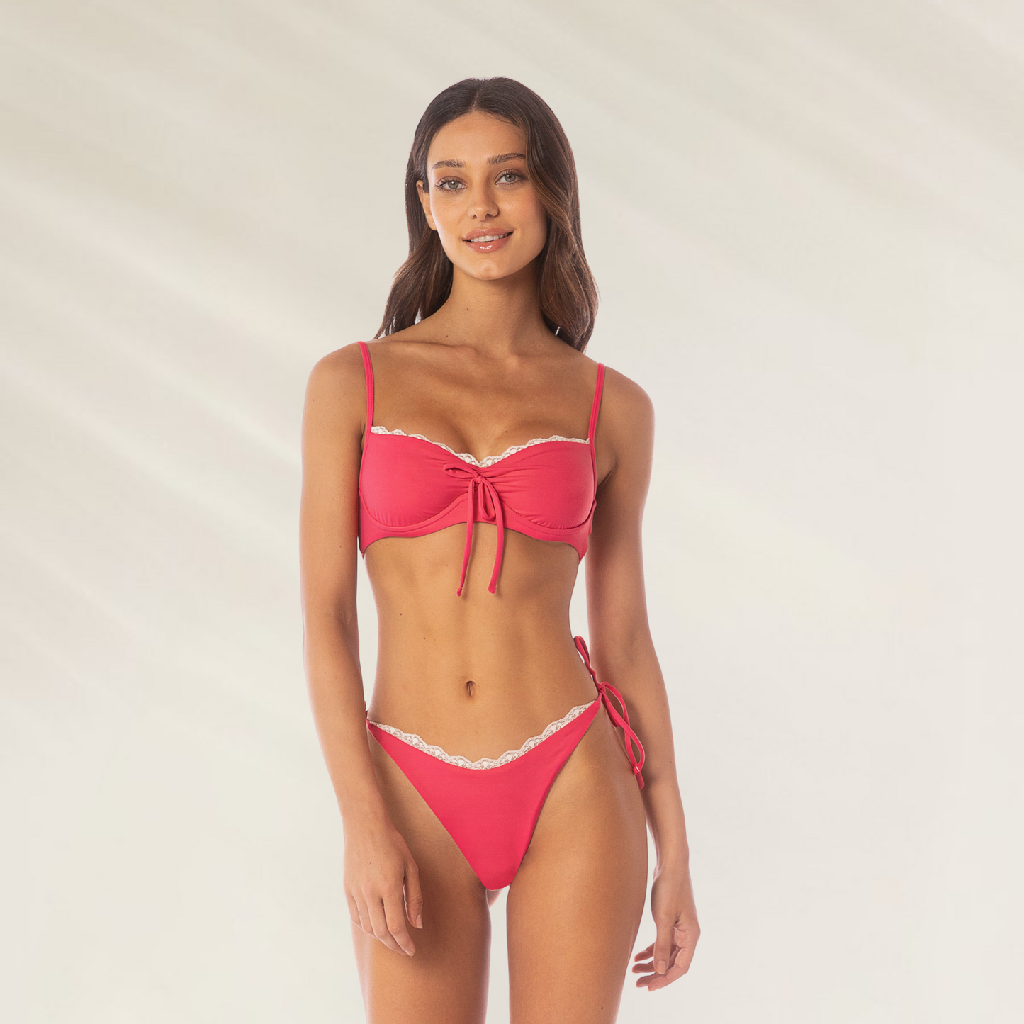 Cueca Asa Delta com Renda Karl - Maaji, biquini feminino rosa com detalhes em renda e laterais ajustáveis