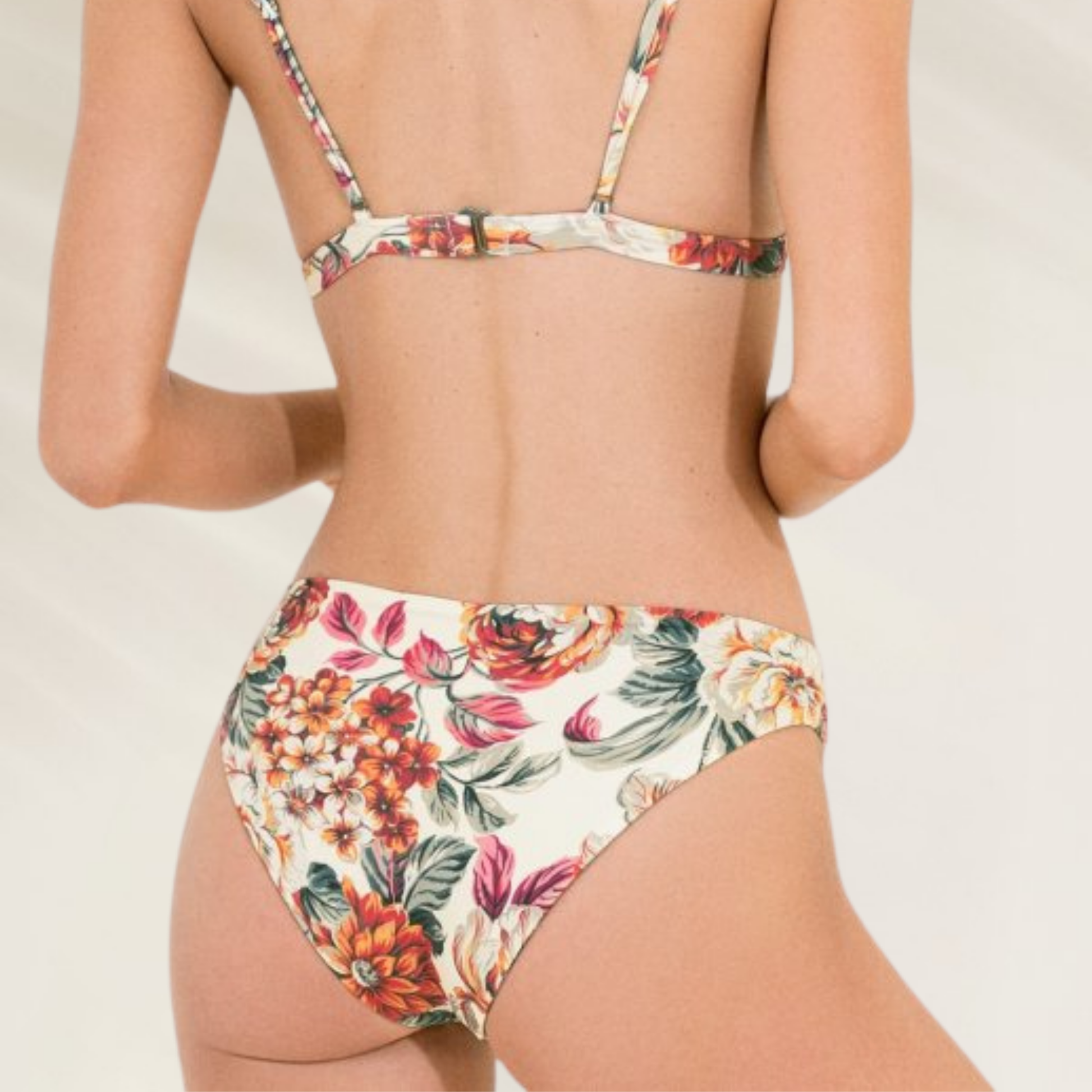 Cueca Reversível com Corte médio Maaji, estampada com flores coloridas, ideal para o verão