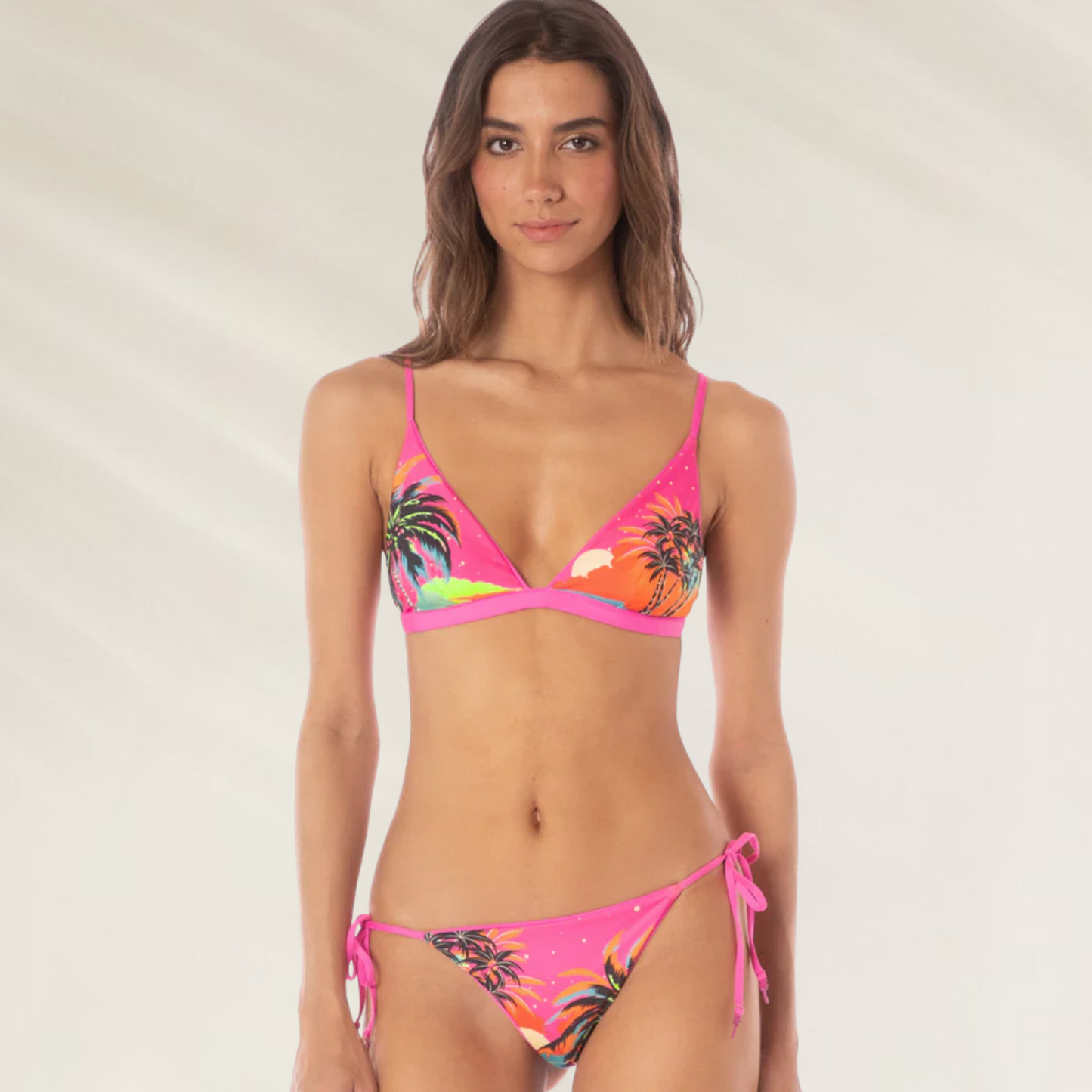 Cueca Reversível com Lateral de Laço Maaji rosa com estampa tropical e laços nas laterais