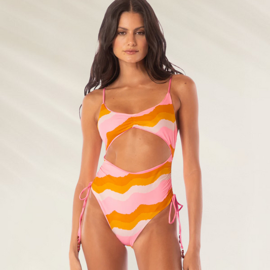 Fato de Banho Reversível Kai Maaji em rosa e laranja com recorte frontal, tiras finas e laterais ajustáveis