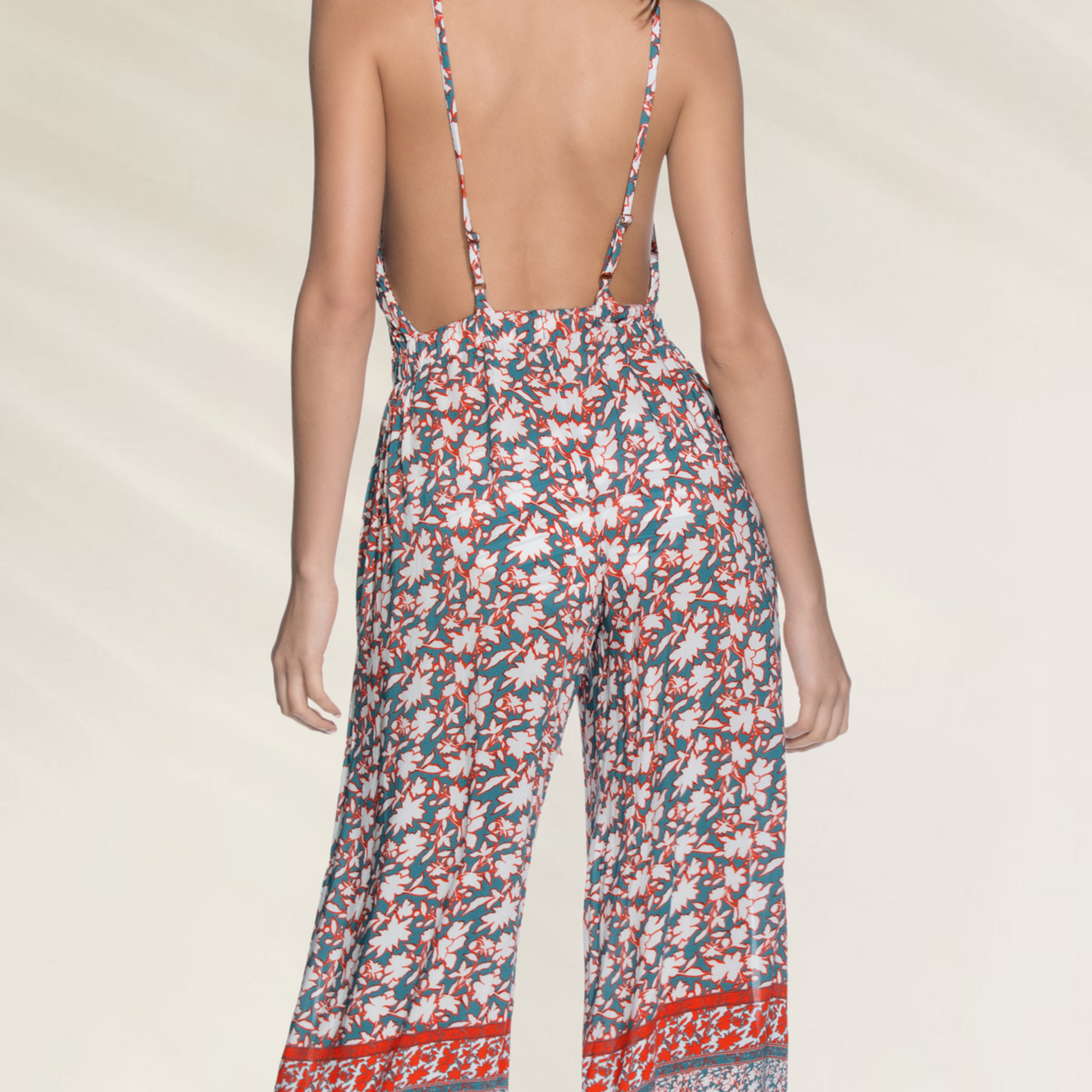 Macacão Comprido Maaji – Estilo Boho com Espírito Livre com alças finas e estampa floral colorida