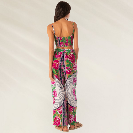 Macacao floral Maaji Cerice Bouquet Biena mostrando a parte traseira com estampa vibrante e alças finas