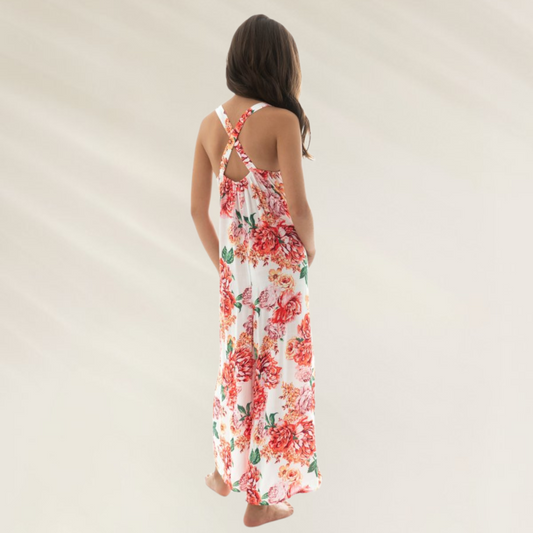 Macacão Infantil Maaji com Alças Cruzadas e Bolsos Laterais em estampa floral colorida e leveza ideal para o verão