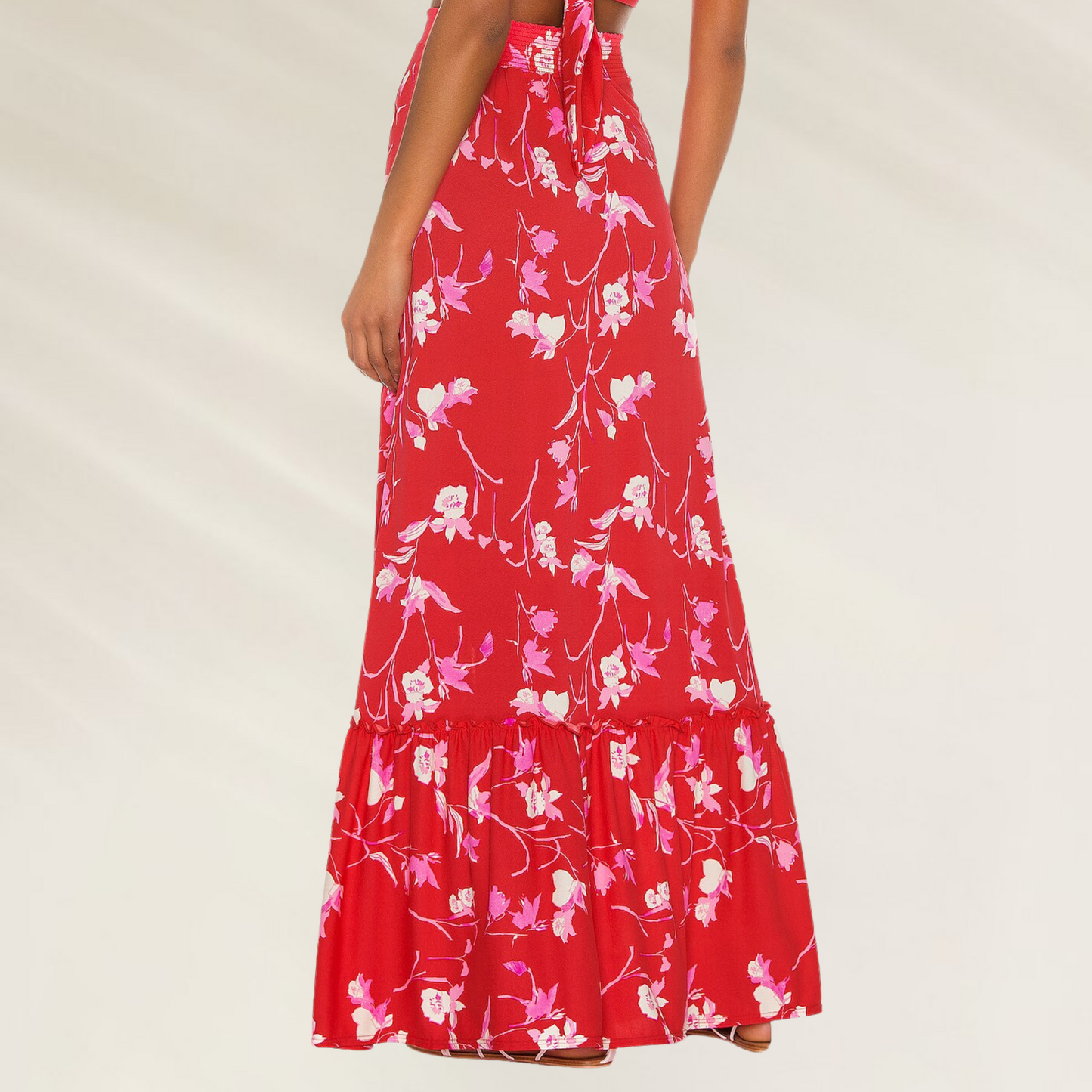 Saia Longa Maaji Floral – Feminina, Versátil e Elegante em tecido vermelho com estampa floral rosa e branca