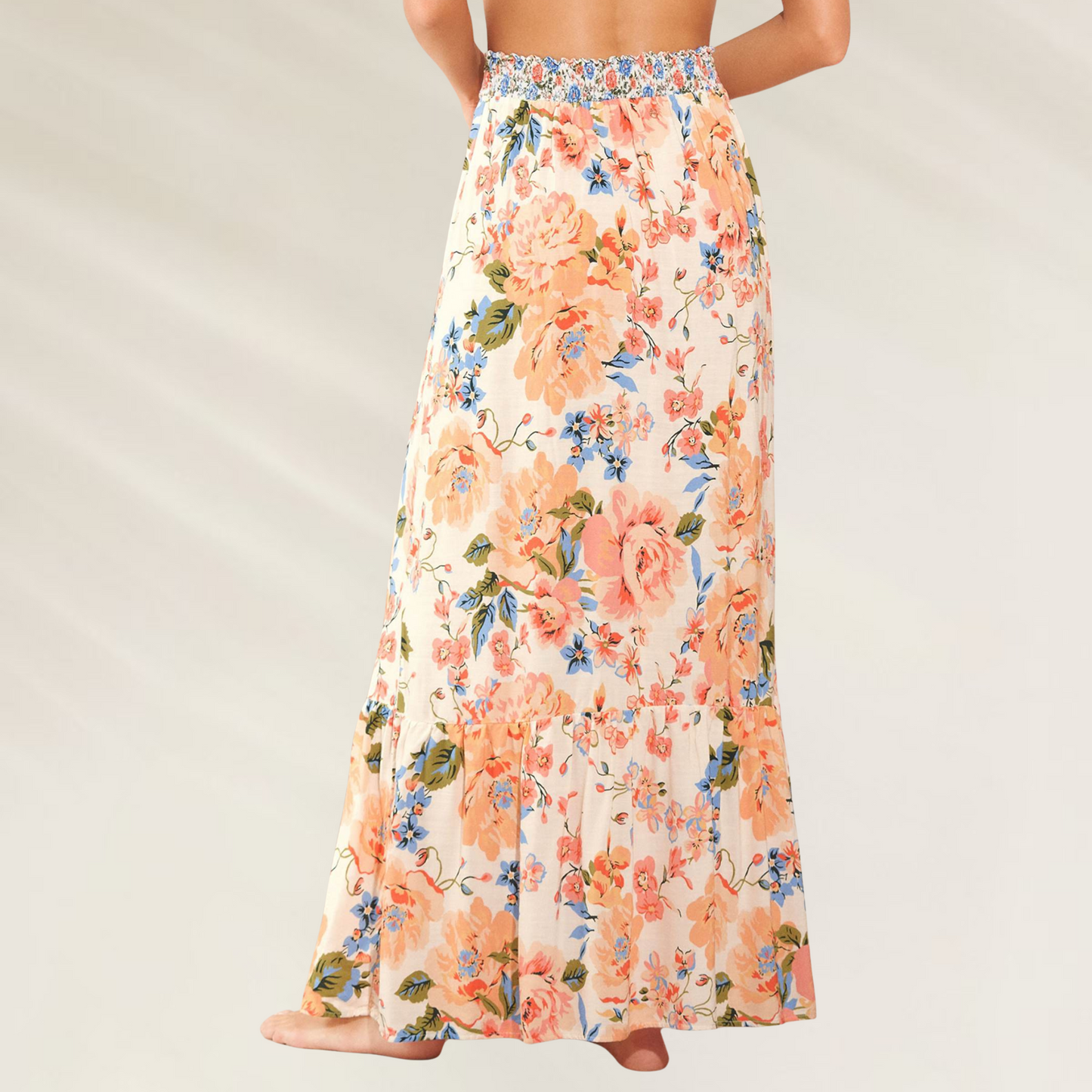 Saia longa com padrão floral da Maaji em cores claras perfeita para looks de verão