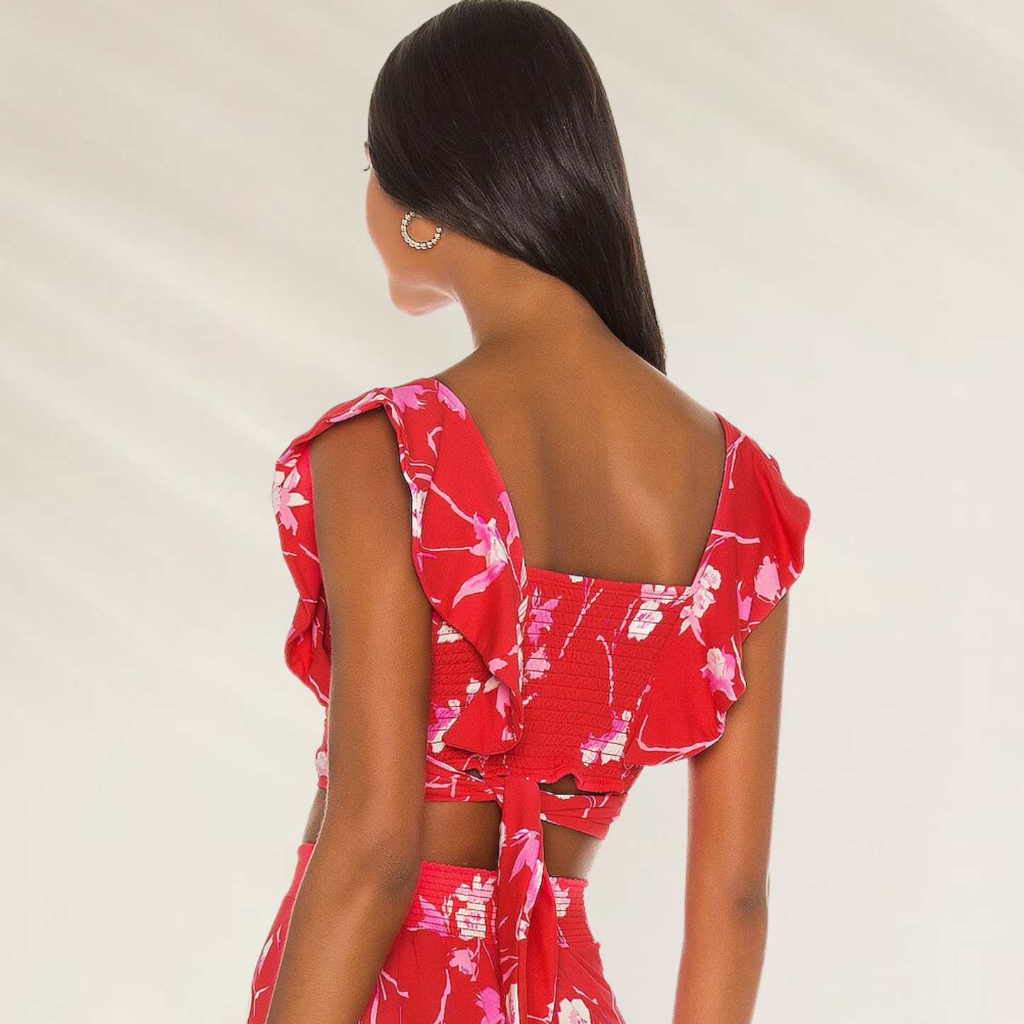 Top Maaji Floral Vermelho – crop top versátil com nó ajustável e estampa floral vibrante