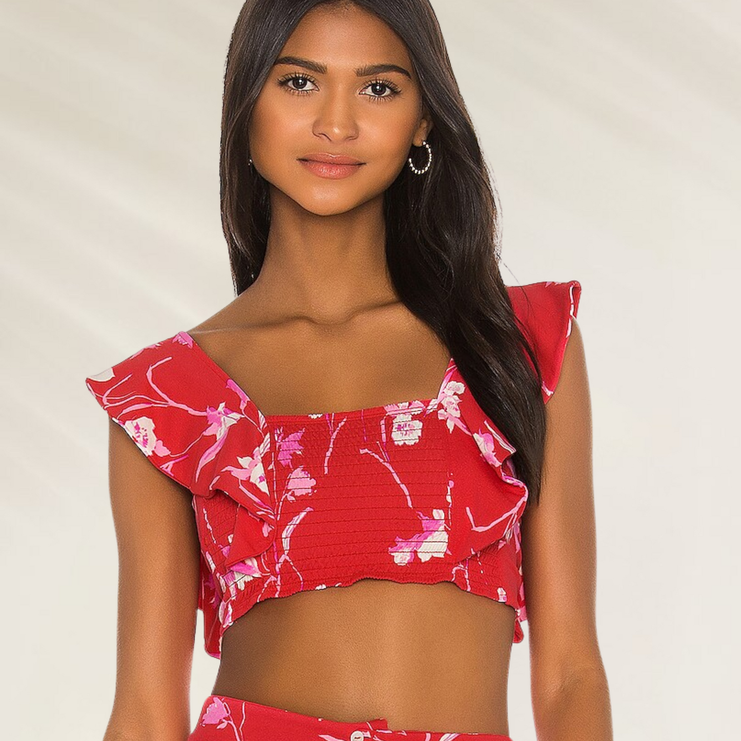Top Maaji Floral Vermelho – Crop Top Versátil com Nó Ajustável em tecido floral vermelho com babados
