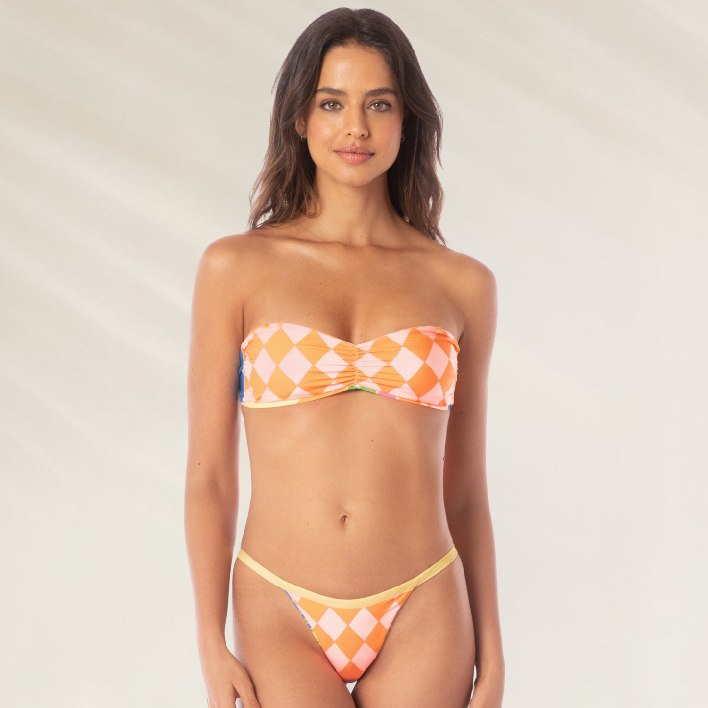 TOP reversivel Maaji Sunrise Spritz Famed em laranja com estampa quadriculada e design moderno