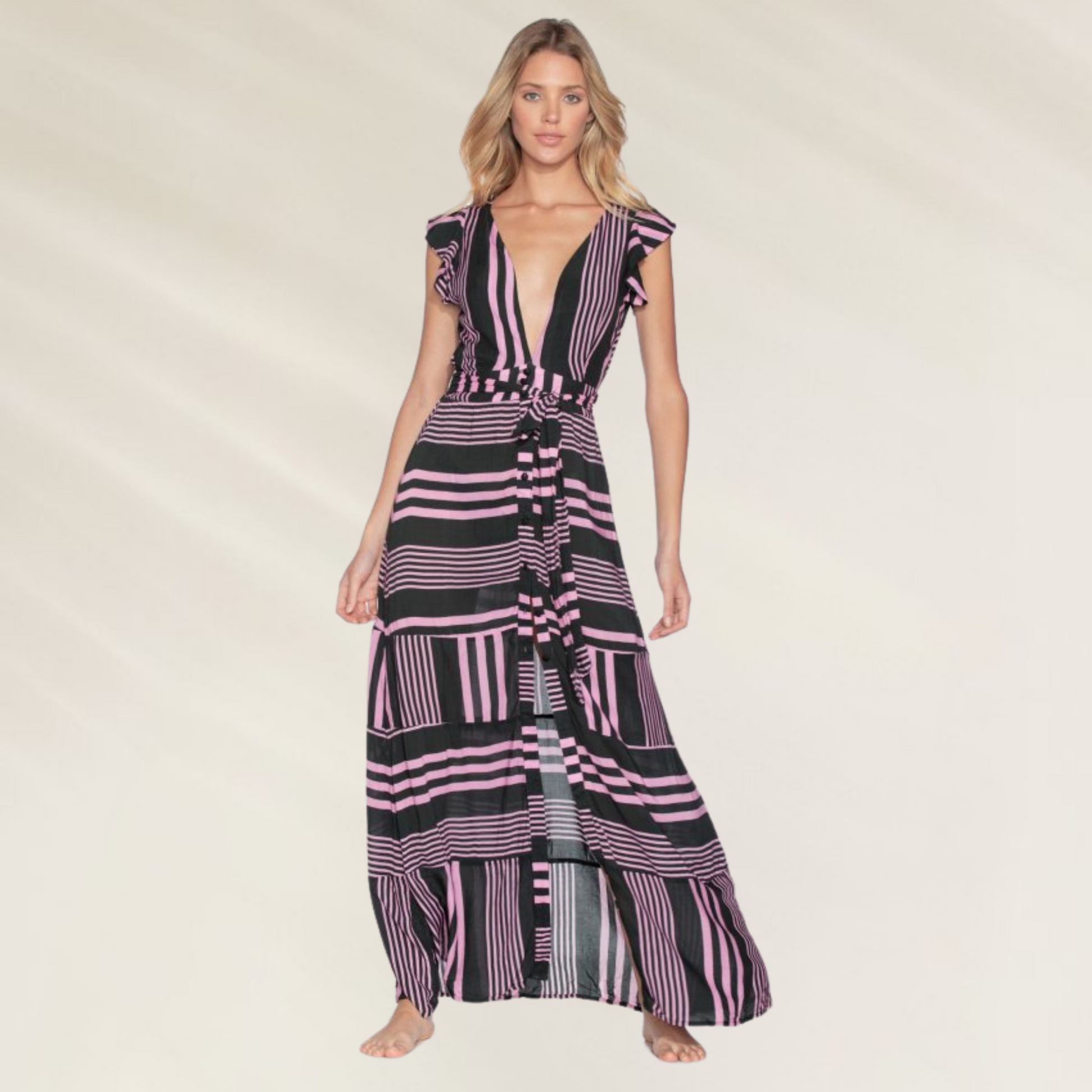 Vestido Comprido com Decote em V e Folho nos Ombros Maaji em estampa listrada com detalhes em rosa