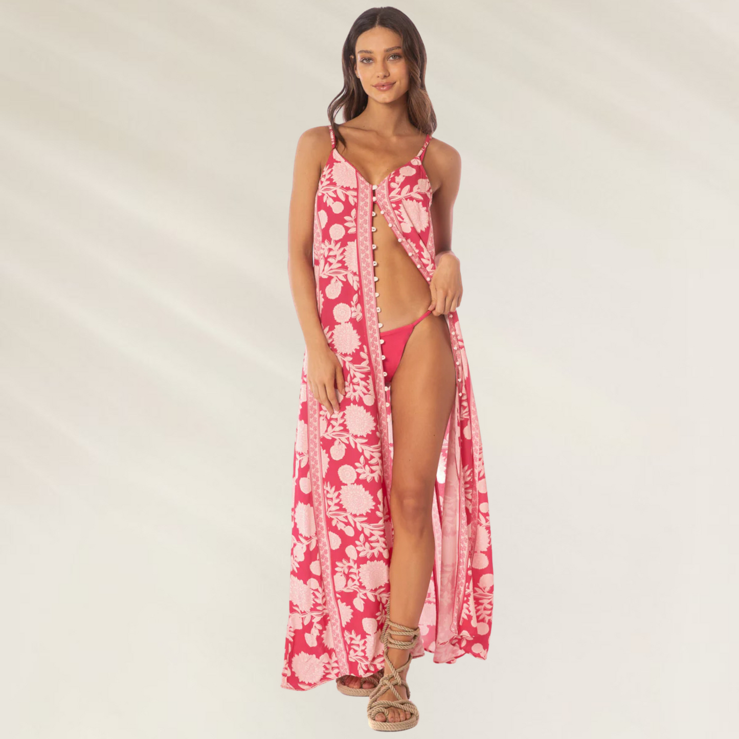 Vestido Longo Oasis Candy Flowery Maaji em estampa floral vermelha e rosa com botões frontais