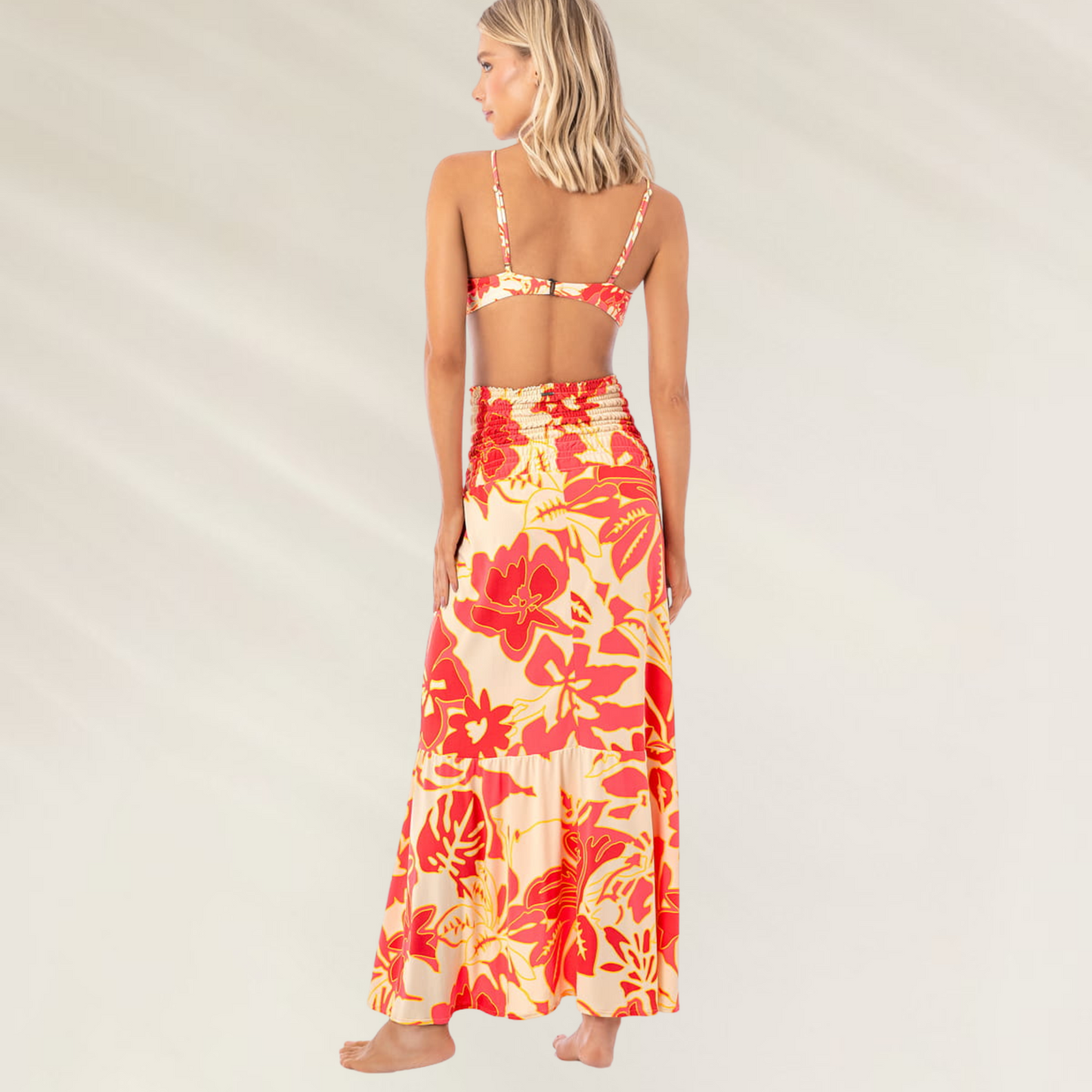 Vestido comprido Maaji com estampa floral vermelha e amarela, design leve e fluido Vestido-Saia Maaji – Versatilidade Incomparável
