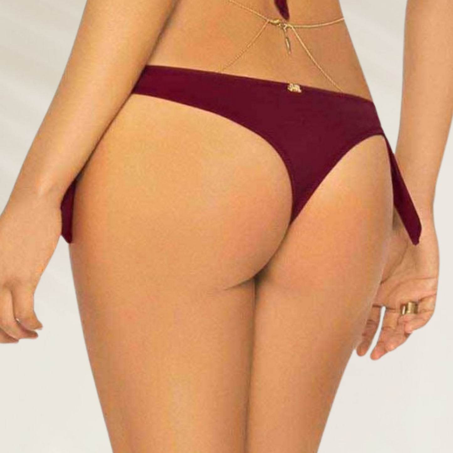 Cueca reduzida asa delta Phax na cor vinho com ajuste confortável e tecido suave para beachwear