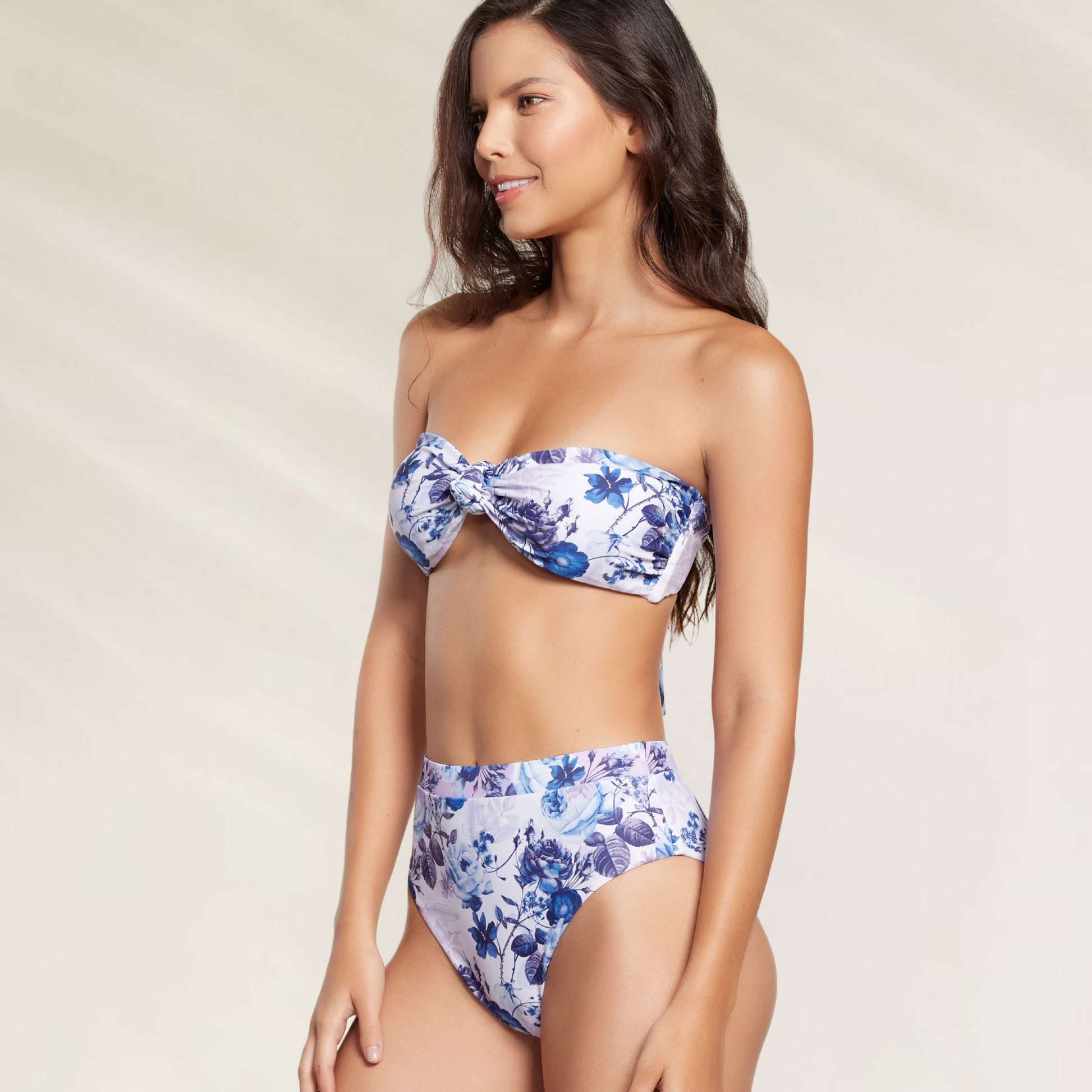 Cueca Subida Phax – Conforto e Estilo Floral em biquíni feminino com estampa azul e branca