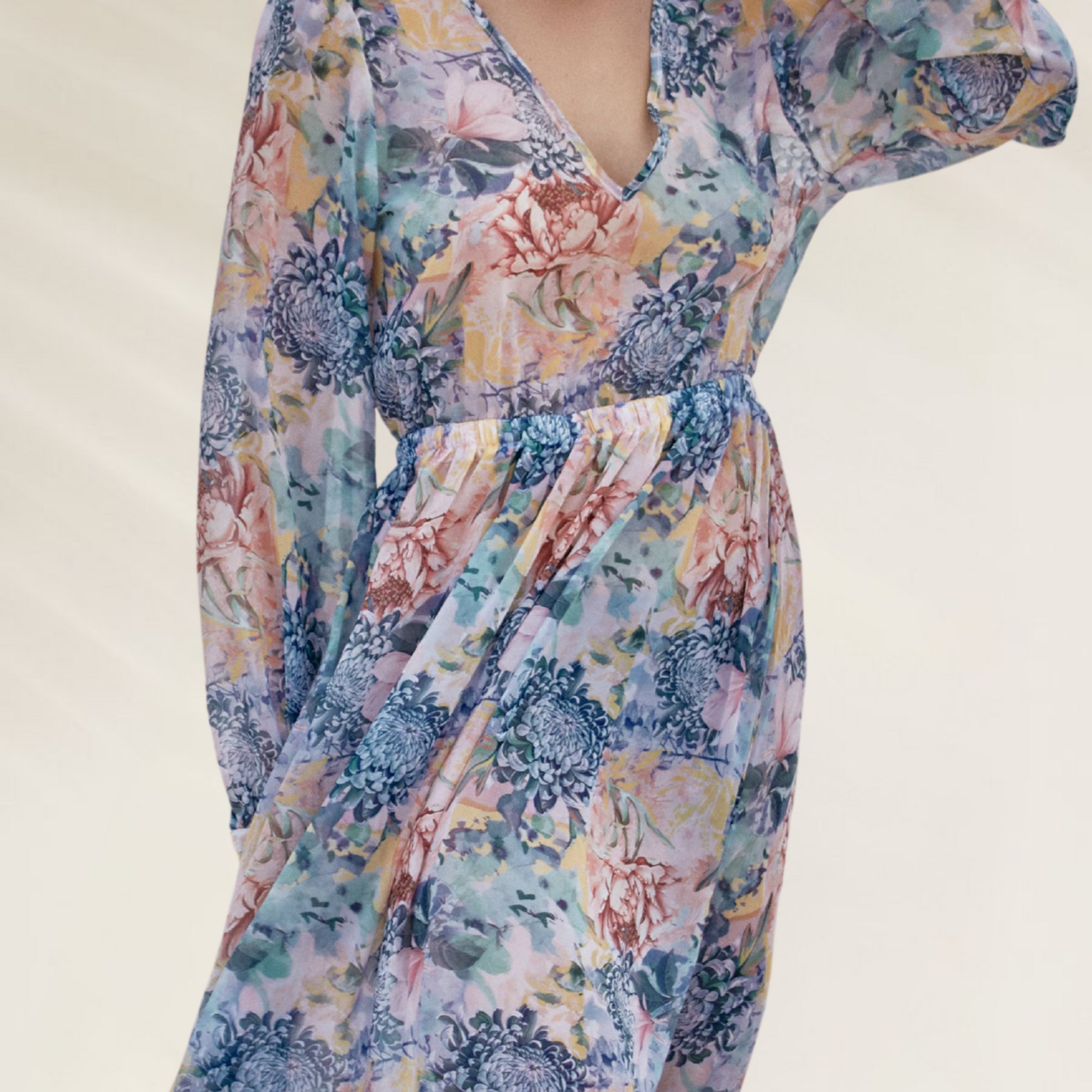 Vestido comprido com mangas Phax em tecido floral colorido com decote em V e cintura marcada