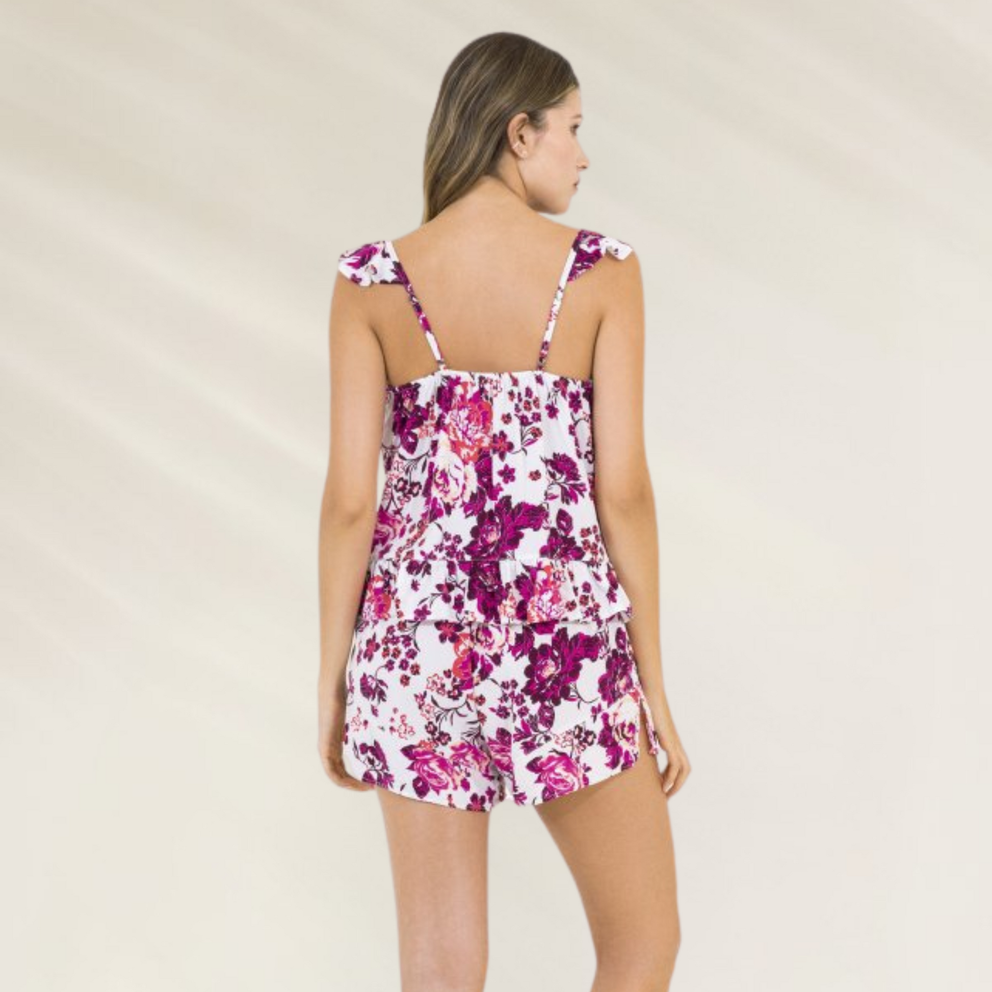 Pijama Floral Curto Maaji – Conforto e Delicadeza em Cada Noite, com alças e estampa vibrante