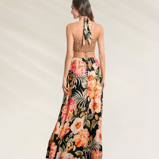 Vestido comprido Maaji com estampa floral vibrante e detalhe de amarração nas costas