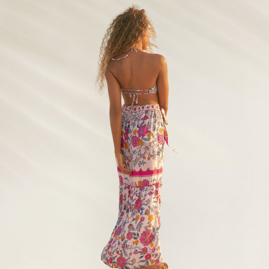Saia Longa Maaji Floral com Folho – Viscose Ecológica vista traseira com estampa vibrante e detalhamentos delicados.