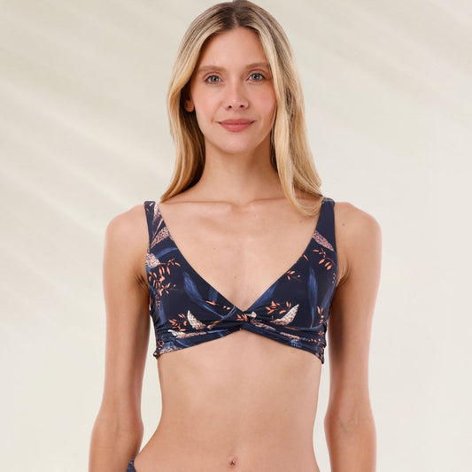 Top de Biquíni Wild Foliage Knotty em estampas naturais para dias de sol e praia