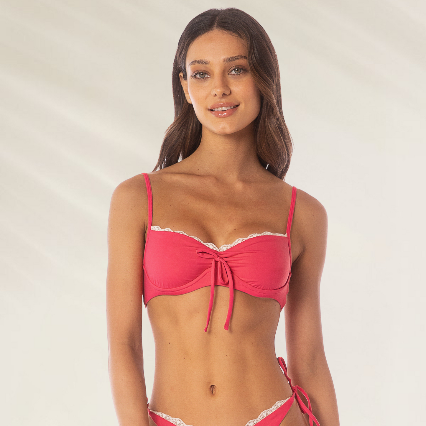 Top Karl Reversível com Renda Maaji em rosa vibrante, ideal para arrasar na praia ou na piscina
