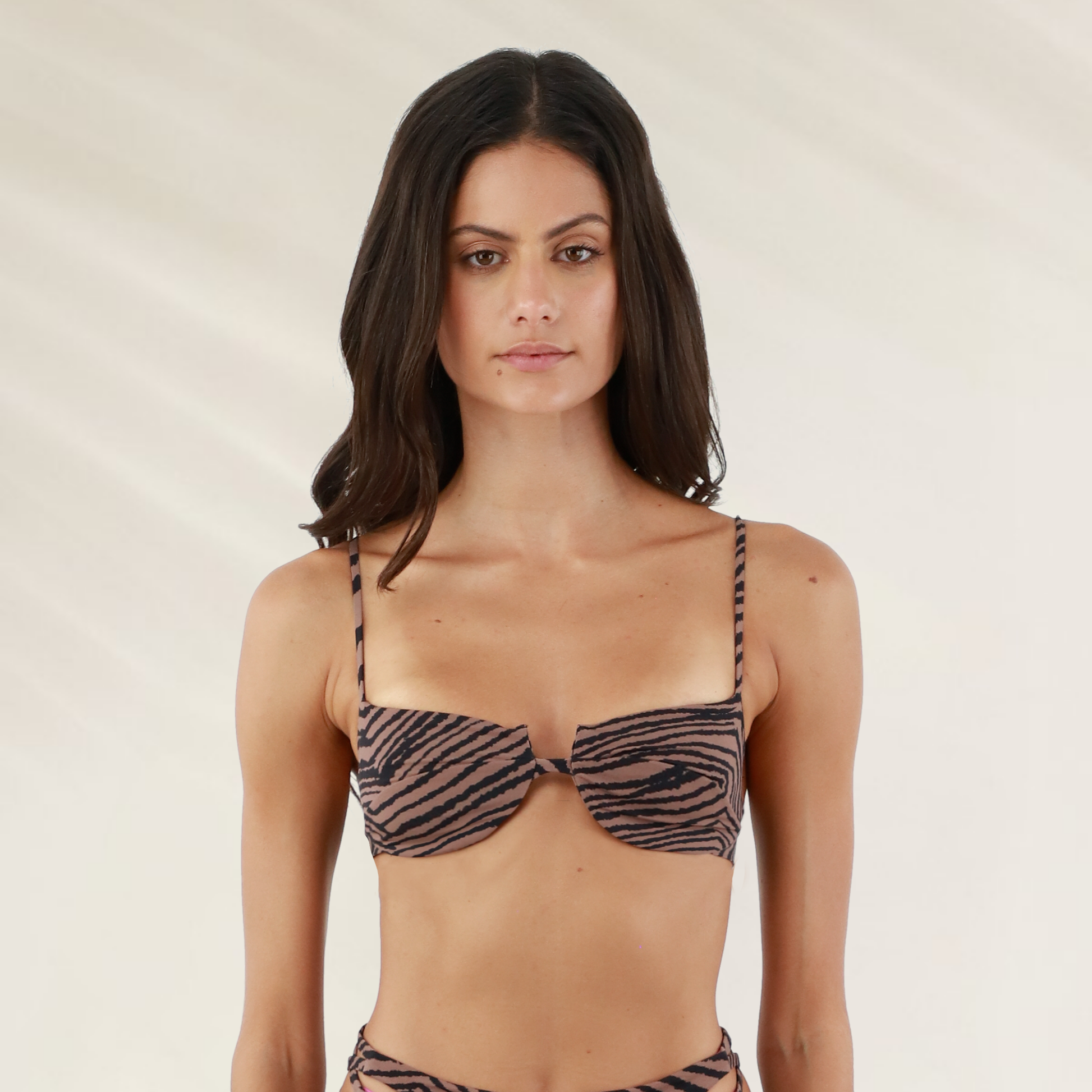 Top Malai com armacao a alças ajustaveis em estampa de zebra para beachwear feminina