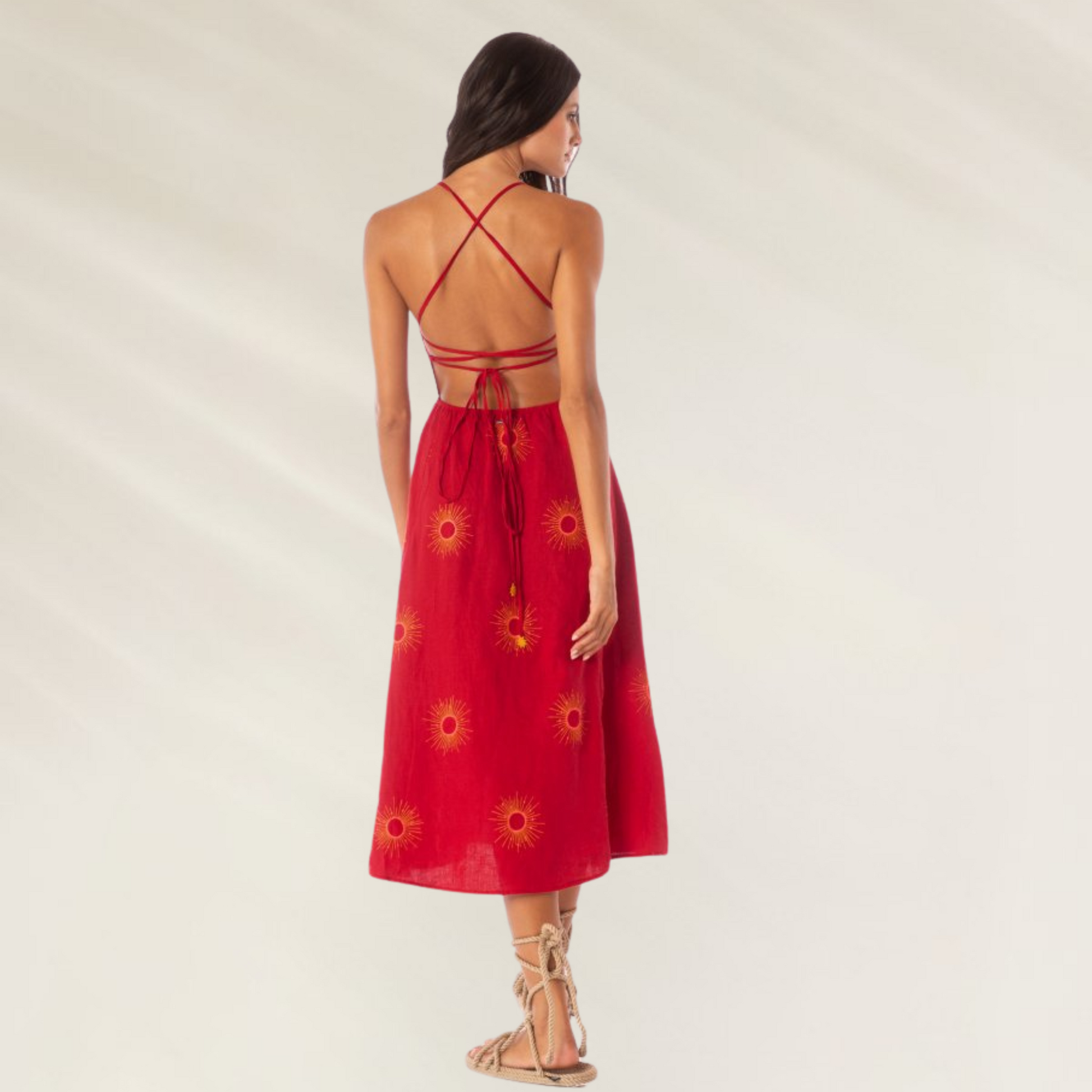 Vestido comprido de linho Maaji com estampas florais em vermelho e detalhes nas costas