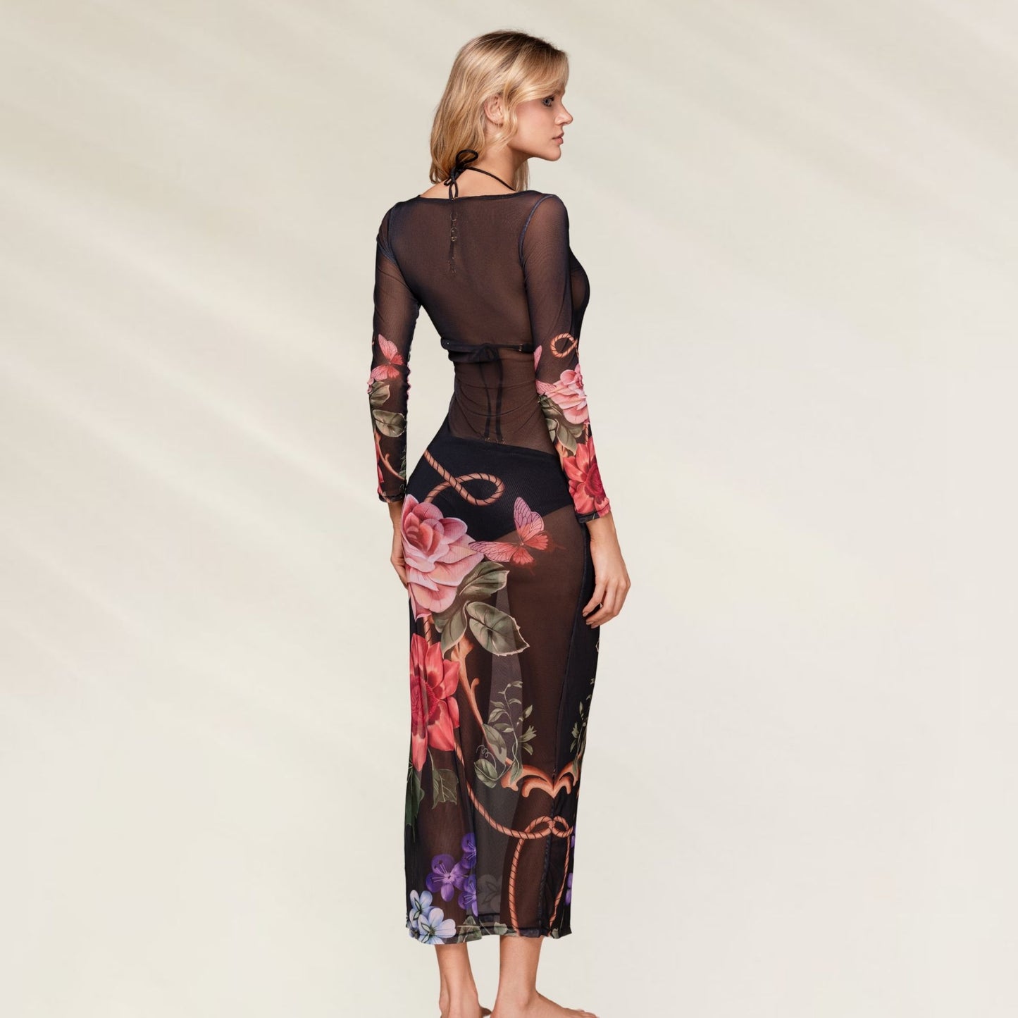 Vestido de Praia Kate Bloom da Ola Azul, longo, com estampa floral e mangas longas, ideal para o verão