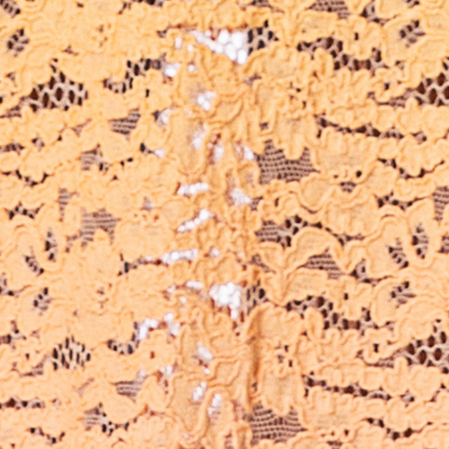 Detalhe em renda do Vestido Longo Sunrise Sky Elowen da Maaji em tom nude suave
