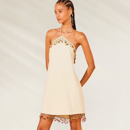 Vestido Curto em Tricoline com Pedraria – Animale Brasil em tom bege com detalhes coloridos e franjas
