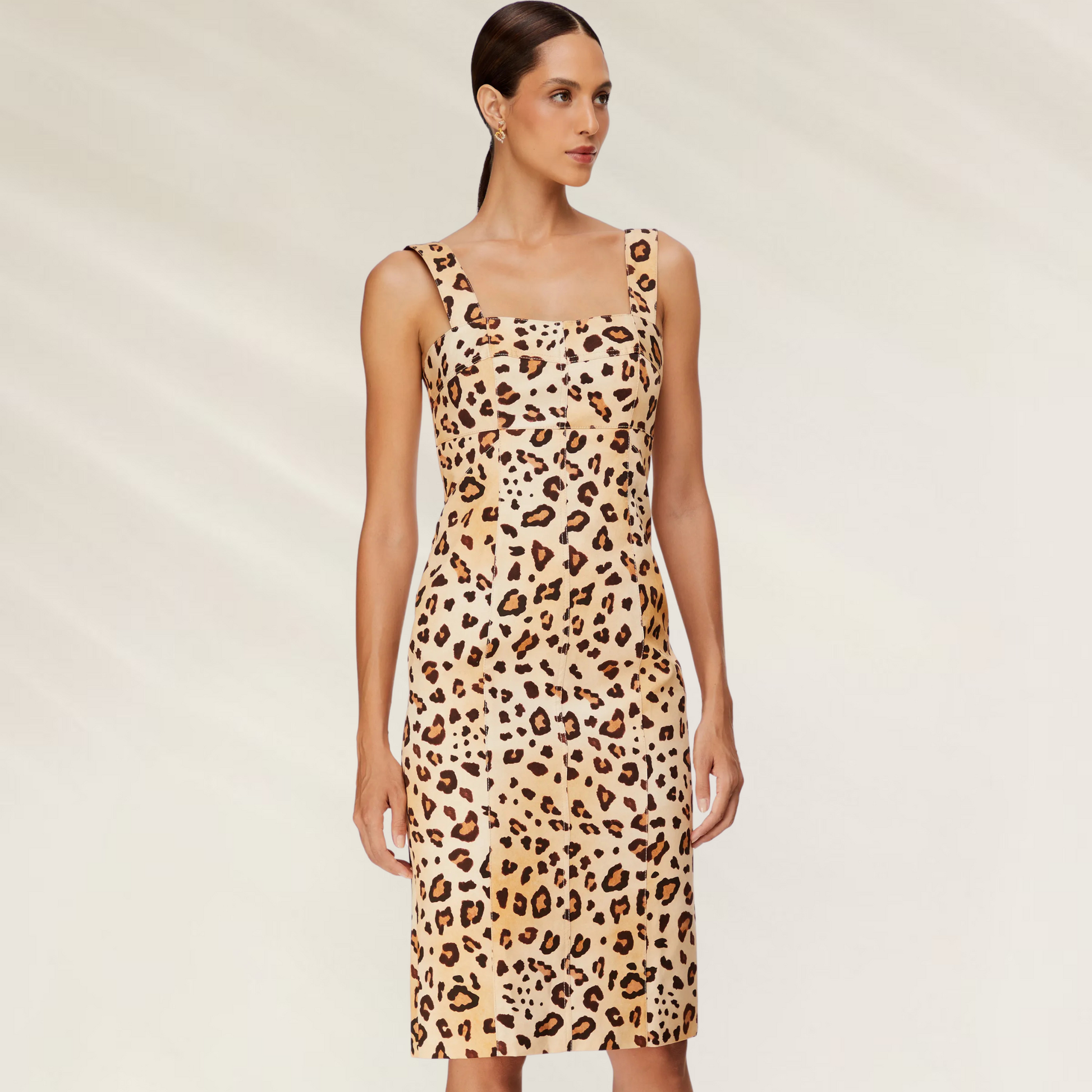 Vestido Curto Justo em Algodão com Estampa Animal Print – Animale Brasil com alças largas e comprimento médio