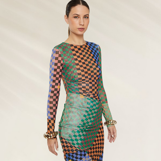 Vestido Longo em Tule Xadrez Animale Brasil com estampa colorida e modelagem justa de manga longa