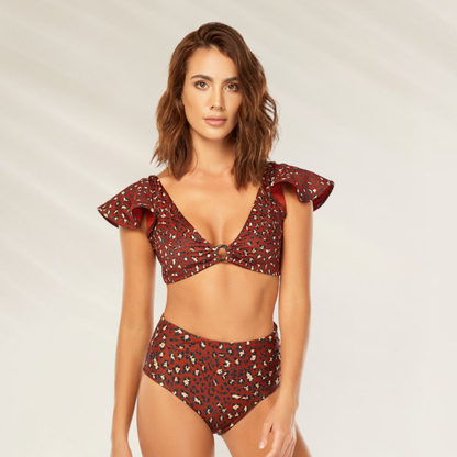 Biquíni Completo Animal Print com Folhos da Cosita Linda em tom vermelho com detalhe de laço