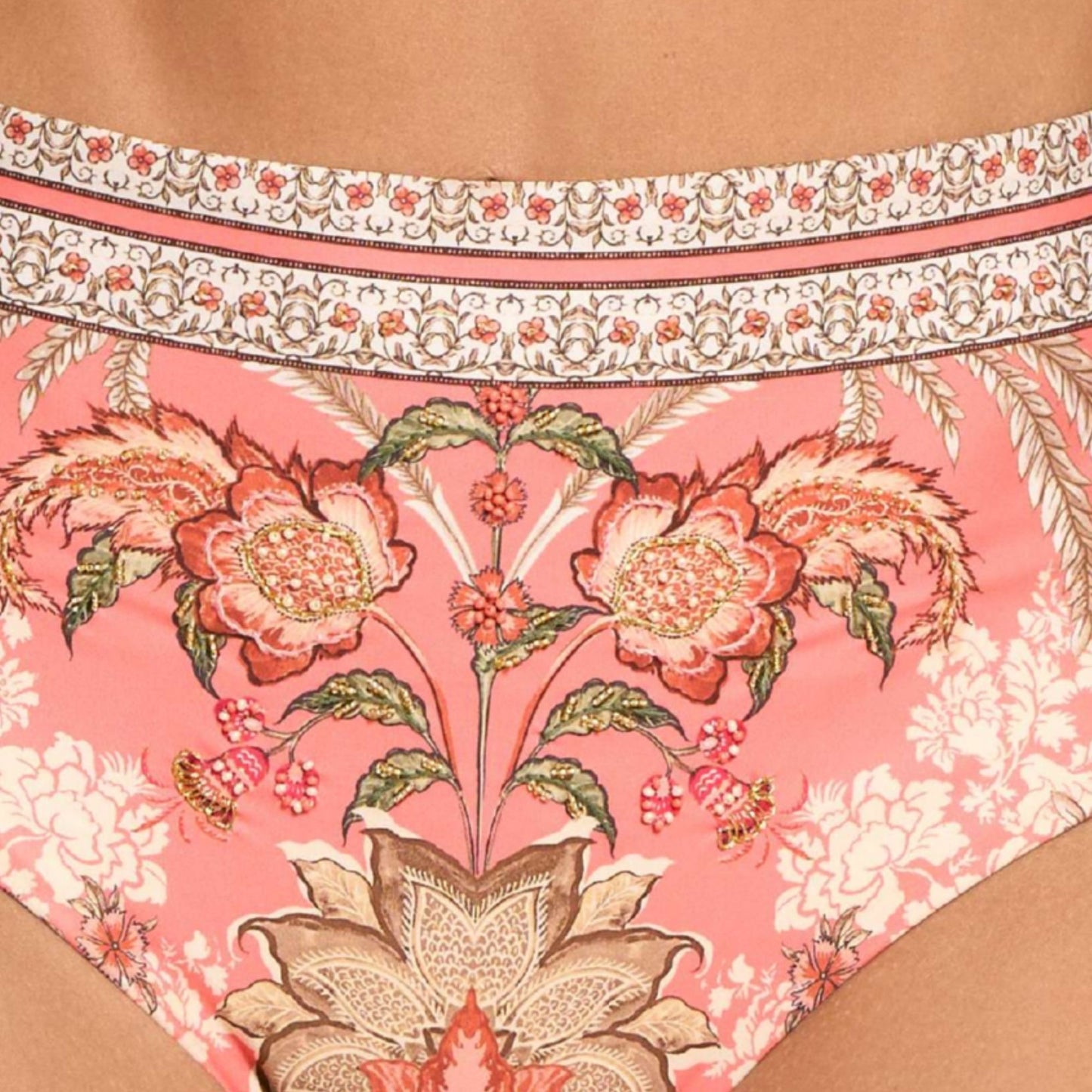 Biquíni Completo Floral com Armação e Cueca Alta da Cosita Linda em design vibrante e elegante
